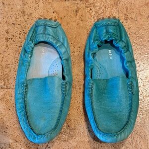 New Chocolat Blu Tara Leather Moccasin Loafer Teal Women’s Shoes Size 9